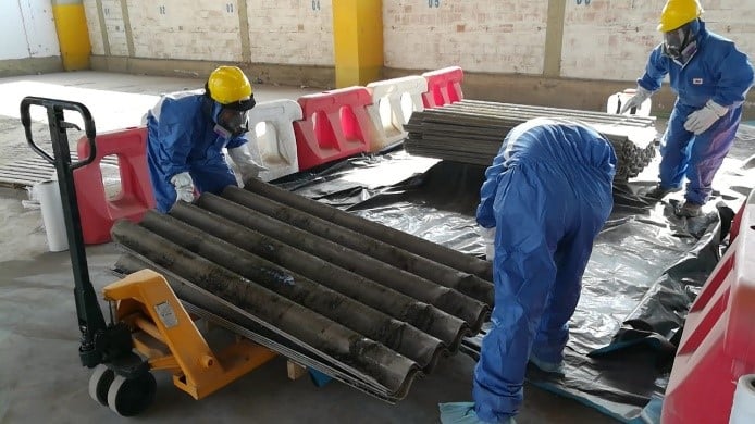 aplicacion de tensoactivos a las planchas con contenido de asbesto